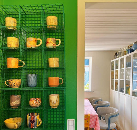 ÉTAGÈRE À TASSES - CUP RACK