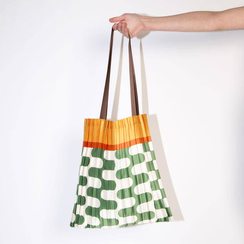 TOTE BAG LEGER GRAPHIQUE - SOIE SYNTHETIQUE PLISSÉE