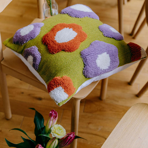 COUSSIN MOTIFS COLORÉS - TUFTÉ