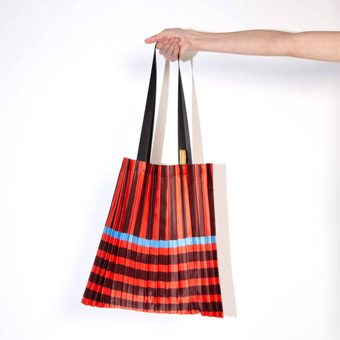 TOTE BAG LEGER GRAPHIQUE - SOIE SYNTHETIQUE PLISSÉE