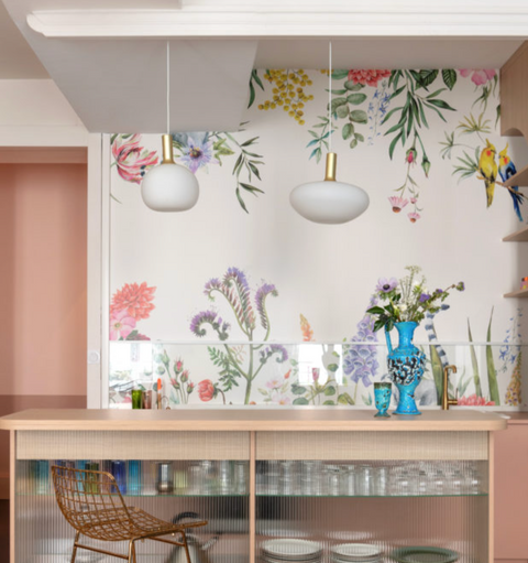 Papier peint graphique ou fleuri : comment choisir selon son style déco ?