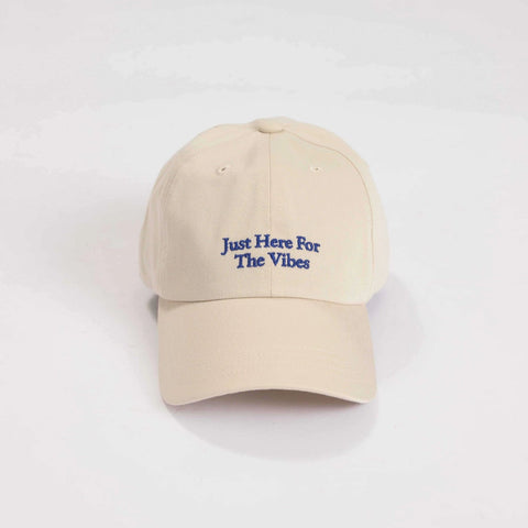 CASQUETTE BRODÉE BEIGE - JUST HERE FOR THE VIBES