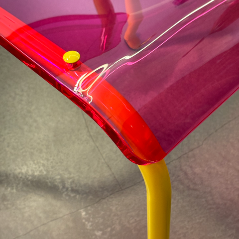 CHAISE PLEXIGLASS ACRYLIQUE - POP JAUNE ET ROSE