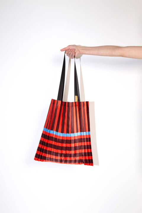 TOTE BAG LEGER GRAPHIQUE - SOIE SYNTHETIQUE PLISSÉE