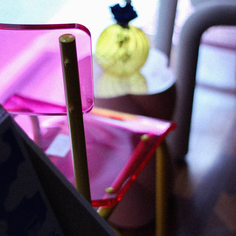 CHAISE PLEXIGLASS ACRYLIQUE - JAUNE & ROSE